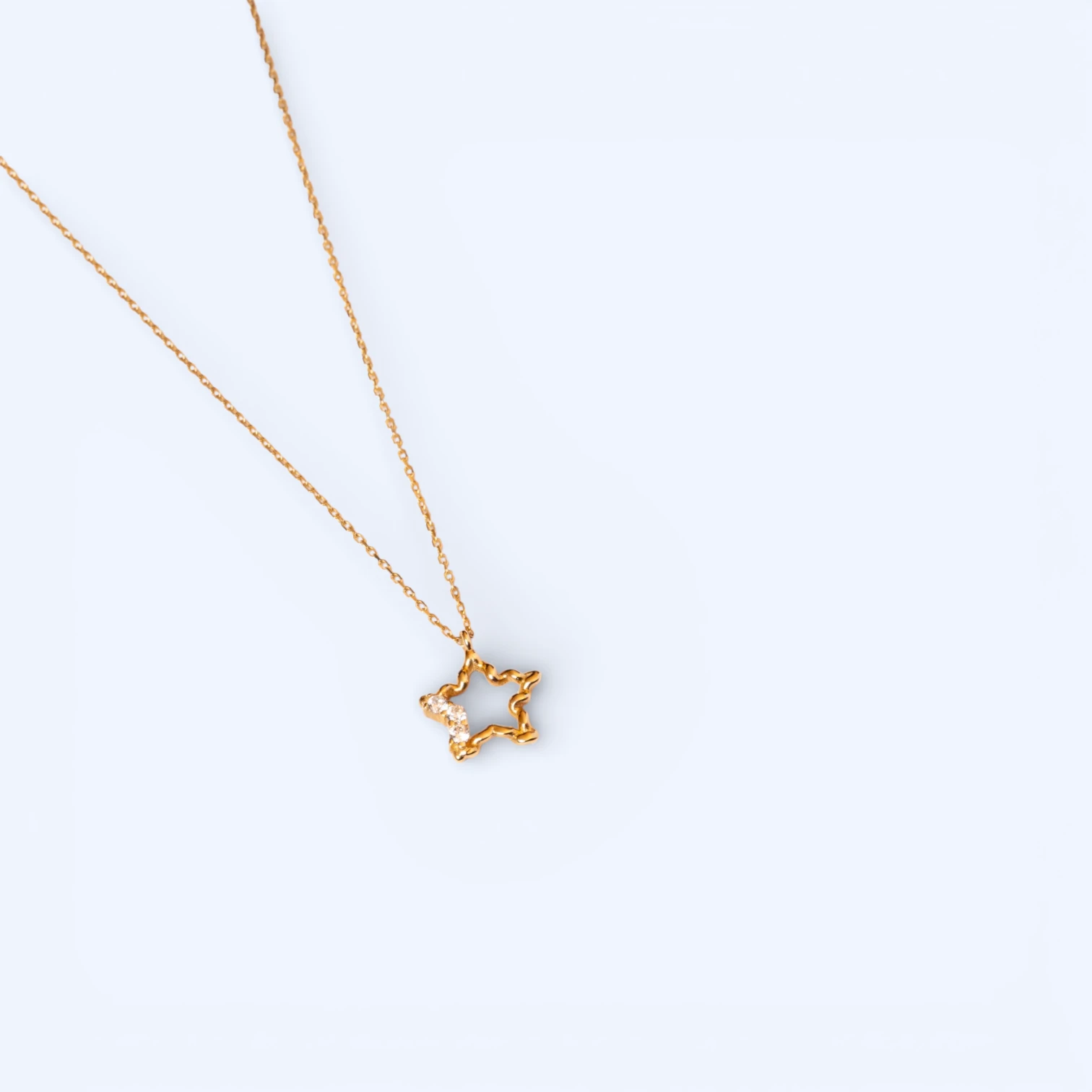 Sira | 14 Ayar Altın Kavisli Yıldız Kolye